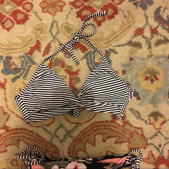 Bikini set with 2 bottoms - Picture 5 of 8